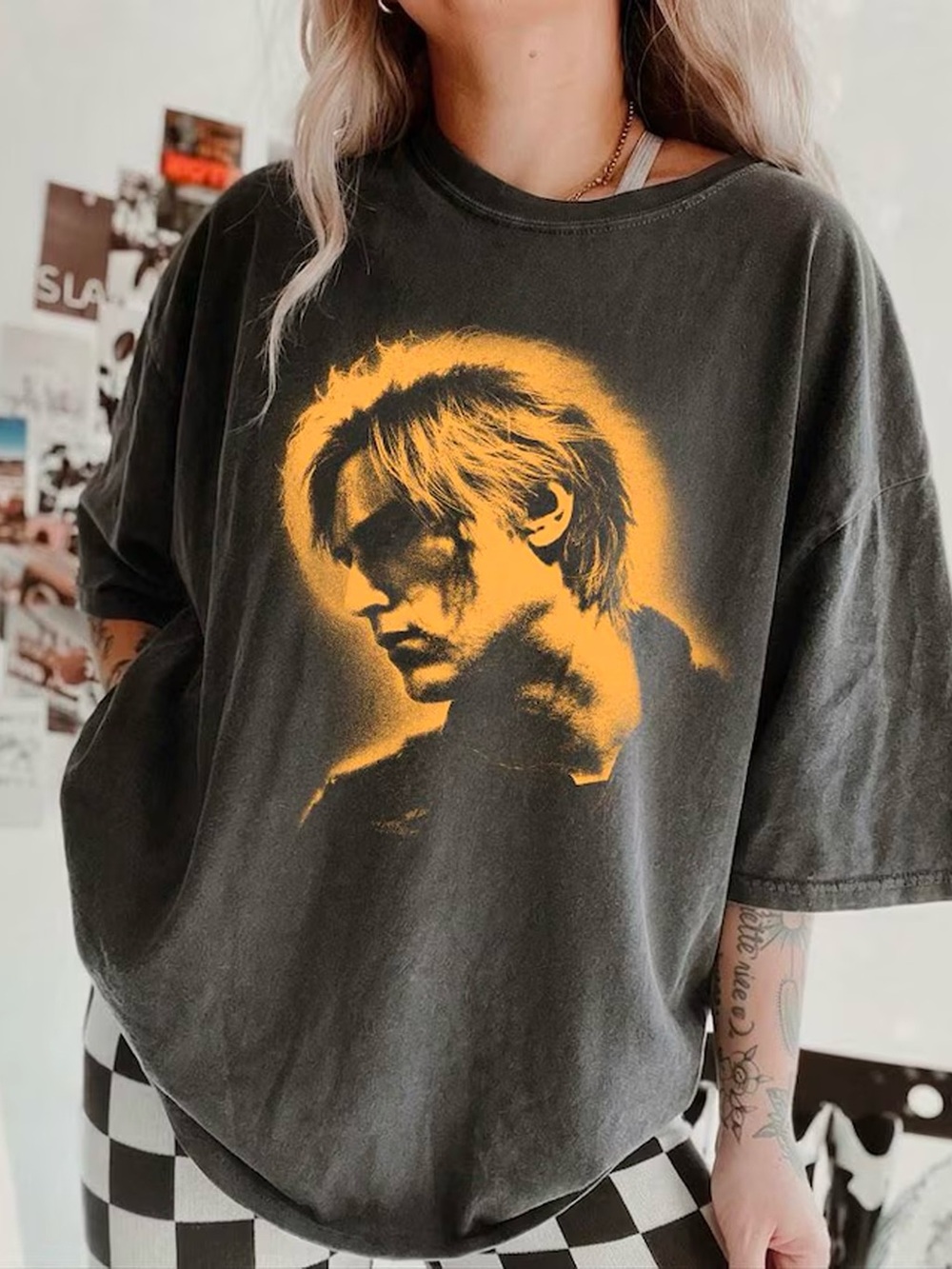 Alt Rock Grunge Icon Stencil Art Pepper Comfort Colors Band Merch T-Shirt